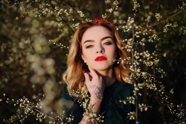 How to Style an LED-Embellished Top for an Evening Corporate Function?